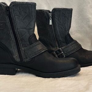 Clarks Collection Faralyn Boots Women 8.5M Side Zip Moto Bootie Black Distressed